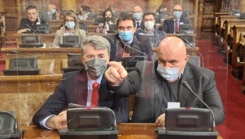ПАЛМА ПОРУЧИО ИЗ СКУПШТИНЕ: Нека Шаип Камбери тужи Еди Раму ПАЛМА ПОРУЧИО ИЗ СКУПШТИНЕ: Нека Шаип Камбери тужи Еди Раму