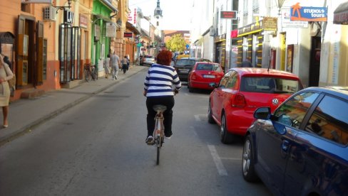 PRIORITET NAJMLAĐIMA I BICIKLISTIMA: Zasedao Savet za bezbednost saobraćaja grada Sombora PRIORITET NAJMLAĐIMA I BICIKLISTIMA: Zasedao Savet za bezbednost saobraćaja grada Sombora