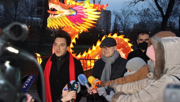 ПОЧЕО КИНЕСКИ ФЕСТИВАЛ СВЕТЛА У НОВОМ САДУ: Сјај лампиона у част пријатељства два народа ПОЧЕО КИНЕСКИ ФЕСТИВАЛ СВЕТЛА У НОВОМ САДУ: Сјај лампиона у част пријатељства два народа