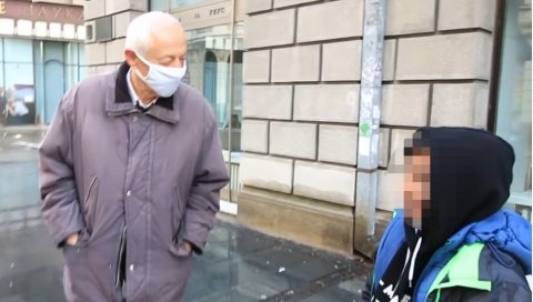 НИСУ СВАЧИЈА УСТА ЗАСЛУЖИЛА ДА ЈЕДУ ХЛЕБ: Језиво вређање и монструозне речи упућене детету, само зато што је - Ром! (ВИДЕО) НИСУ СВАЧИЈА УСТА ЗАСЛУЖИЛА ДА ЈЕДУ ХЛЕБ: Језиво вређање и монструозне речи упућене детету, само зато што је - Ром! (ВИДЕО)