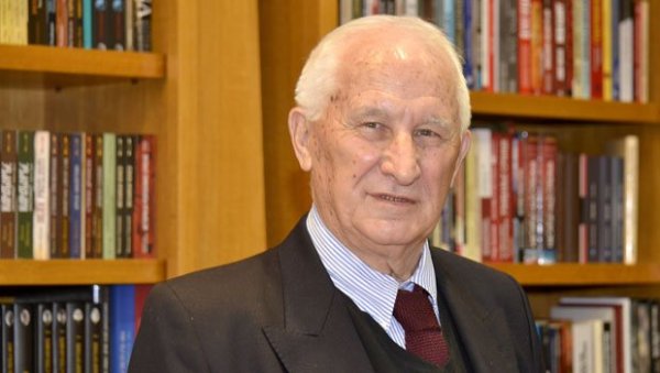 БЕЋКОВИЋ О ЦРНОЈ ГОРИ: Приватна Милова држава зависна од свих БЕЋКОВИЋ О ЦРНОЈ ГОРИ: Приватна Милова држава зависна од свих