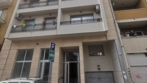 FOTOGRAFIJE SA MESTA TRAGEDIJE - Pronađene mrtve majka i ćerka - Komšije: Znamo ih kao dobru porodicu FOTOGRAFIJE SA MESTA TRAGEDIJE - Pronađene mrtve majka i ćerka - Komšije: Znamo ih kao dobru porodicu