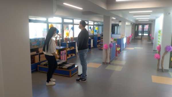 БОЉИ УСЛОВИ ЗА МАЛИШАНЕ: Завршена реконструкција обданишта“Бамби“ у Крагујевцу (ФОТО) БОЉИ УСЛОВИ ЗА МАЛИШАНЕ: Завршена реконструкција обданишта“Бамби“ у Крагујевцу (ФОТО)