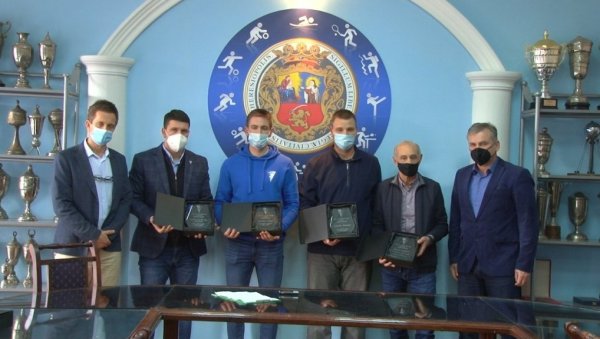 ПЛАВЕ ГОЛУБИЦЕ БЕЗ ПРЕМЦА: Спортско друштво Спартак из Суботице прогласио најбоље спортисте ПЛАВЕ ГОЛУБИЦЕ БЕЗ ПРЕМЦА: Спортско друштво Спартак из Суботице прогласио најбоље спортисте