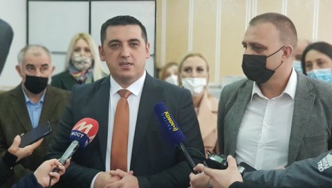 СРАМНОМ ПРЕСУДОМ УГРОЖЕНА ОСНОВНА ПРАВА СРБА: Градоначелници српских општина на КиМ - Приштина грубо прекршила Бриселски споразум СРАМНОМ ПРЕСУДОМ УГРОЖЕНА ОСНОВНА ПРАВА СРБА: Градоначелници српских општина на КиМ - Приштина грубо прекршила Бриселски споразум