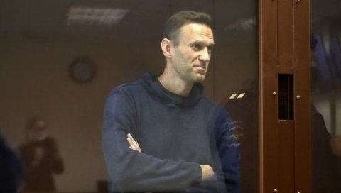 БАХАТИ ПЕРФОРМАНС АЛЕКСЕЈА НАВАЉНОГ: И даље ништа од пресуде за вређање ветерана, покушао да направи шоу од суднице БАХАТИ ПЕРФОРМАНС АЛЕКСЕЈА НАВАЉНОГ: И даље ништа од пресуде за вређање ветерана, покушао да направи шоу од суднице