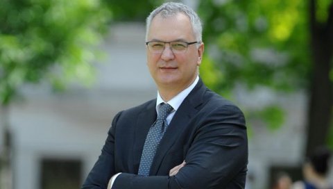 ШУТАНОВАЦ ЈЕРЕМИЋУ: Шта тебе брига за улазак у ЕУ када имаш дипломатски пасош ШУТАНОВАЦ ЈЕРЕМИЋУ: Шта тебе брига за улазак у ЕУ када имаш дипломатски пасош