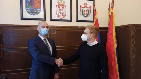ЗАЈЕДНО ДО ЗАПОШЉАВАЊА И ПОКРЕТАЊА БИЗНИСА: Сарадња Покрајинског секретаријата за привреду и туризам и ГИЗ-а ЗАЈЕДНО ДО ЗАПОШЉАВАЊА И ПОКРЕТАЊА БИЗНИСА: Сарадња Покрајинског секретаријата за привреду и туризам и ГИЗ-а