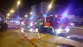 ВЕЛИКИ ПОЖАР НА ЧУКАРИЦИ: Повређено осморо деце и једна одрасла особа ВЕЛИКИ ПОЖАР НА ЧУКАРИЦИ: Повређено осморо деце и једна одрасла особа