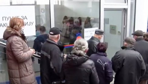 ДРУГА ДОЗА И ВАКЦИНАЦИЈА У ПАРАЋИНУ: Вакцину је данас примило 420 житеља те општине ДРУГА ДОЗА И ВАКЦИНАЦИЈА У ПАРАЋИНУ: Вакцину је данас примило 420 житеља те општине