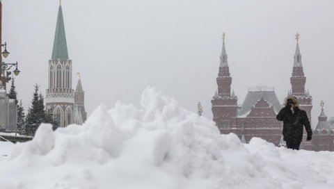 СНЕЖНИ РЕКОРД У МОСКВИ: За дан пало више од трећине месечне количине падавина - апокалипса или зимска идила? (ФОТО) СНЕЖНИ РЕКОРД У МОСКВИ: За дан пало више од трећине месечне количине падавина - апокалипса или зимска идила? (ФОТО)