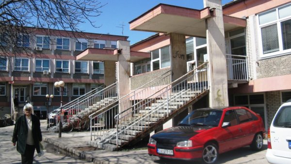 И У ЋУПРИЈИ ВАКЦИНАЦИЈА БЕЗ ЗАКАЗИВАЊА: Ево са којим документима треба доћи у Дом здравља по цепиво И У ЋУПРИЈИ ВАКЦИНАЦИЈА БЕЗ ЗАКАЗИВАЊА: Ево са којим документима треба доћи у Дом здравља по цепиво