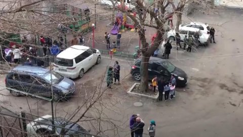 ЗЕМЉОТРЕС У ЈЕРЕВАНУ: Грађани изашли на улице - јачина потрес 4,7 степени Рихтера (ВИДЕО) ЗЕМЉОТРЕС У ЈЕРЕВАНУ: Грађани изашли на улице - јачина потрес 4,7 степени Рихтера (ВИДЕО)