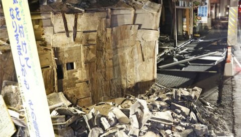 ПОСЛЕДИЦЕ РАЗОРНОГ ЗЕМЉОТРЕСА: Више од 50 повређених, нуклеарке за сада стабилне ПОСЛЕДИЦЕ РАЗОРНОГ ЗЕМЉОТРЕСА: Више од 50 повређених, нуклеарке за сада стабилне