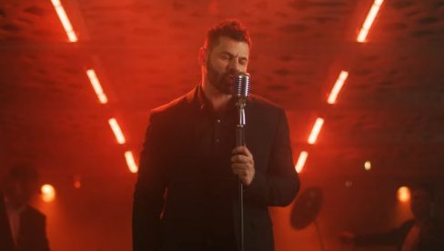 SPEKTAKULARNI POKLON ZA DAN ZALJUBLJENIH: Nenad Cvijetić oduševio pripadnice lepšeg pola (VIDEO) SPEKTAKULARNI POKLON ZA DAN ZALJUBLJENIH: Nenad Cvijetić oduševio pripadnice lepšeg pola (VIDEO)