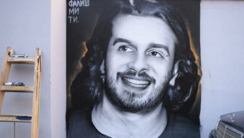 GOMILA STVARI SPAKOVANA U JEDAN OSEĆAJ... Amidžić se potresnim rečima prisetio Marinka Madžgalja koji je prerano napustio ovaj svet GOMILA STVARI SPAKOVANA U JEDAN OSEĆAJ... Amidžić se potresnim rečima prisetio Marinka Madžgalja koji je prerano napustio ovaj svet