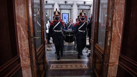 ПОСЛЕ ДУГОГОДИШЊЕ БОРБЕ: Преминуо бивши аргентински председник који је наоружавао Хрвате током рата ПОСЛЕ ДУГОГОДИШЊЕ БОРБЕ: Преминуо бивши аргентински председник који је наоружавао Хрвате током рата
