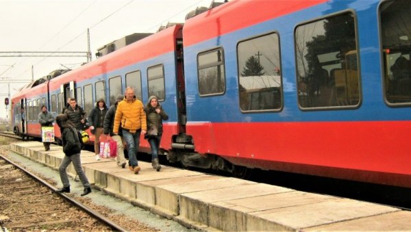 ПОНОВО ВОЗОМ ДО БУДИМПЕШТЕ: Међународни воз Иво Андрић креће 1. јуна, ово су цене карата ПОНОВО ВОЗОМ ДО БУДИМПЕШТЕ: Међународни воз Иво Андрић креће 1. јуна, ово су цене карата