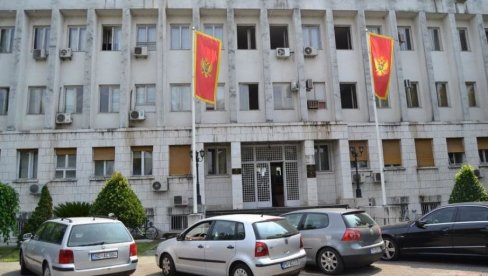 SAMO MILO DA IH SMENI! Opozvani ambasadori Crne Gore ne pristaju na ukidanje mandata, čekaju ukaz predsednika SAMO MILO DA IH SMENI! Opozvani ambasadori Crne Gore ne pristaju na ukidanje mandata, čekaju ukaz predsednika