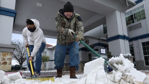 АМЕРИКА КОНАЧНО МОЖЕ ДА ОДАХНЕ: Отопљење доноси олакшање грађанима АМЕРИКА КОНАЧНО МОЖЕ ДА ОДАХНЕ: Отопљење доноси олакшање грађанима