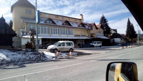 UROŠ I NJEGOVA DEVOJKA STRADALI NA ODMORU: Rođak dozivao dvoje mladih, pronašao ih mrtve - uzrok strujni udar? UROŠ I NJEGOVA DEVOJKA STRADALI NA ODMORU: Rođak dozivao dvoje mladih, pronašao ih mrtve - uzrok strujni udar?