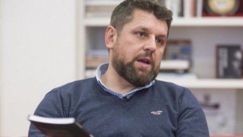 DURAKOVIĆ BI DA HAPSI ZBOG LEKCIJA: Stigao oštar odgovor iz Republike Srpske na kampanju koju bošnjaci danima vode protiv udžbenika iz istorije DURAKOVIĆ BI DA HAPSI ZBOG LEKCIJA: Stigao oštar odgovor iz Republike Srpske na kampanju koju bošnjaci danima vode protiv udžbenika iz istorije