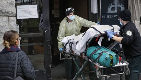 УМРЛИ ПРОГОНЕ КУОМА: Гувернер Њујорка под растућим притиском због неистинитог приказа броја мртвих УМРЛИ ПРОГОНЕ КУОМА: Гувернер Њујорка под растућим притиском због неистинитог приказа броја мртвих