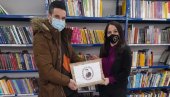 ПОКЛОЊЕНО 300 НАСЛОВА: Библиотека у Лесковцу донирала књиге Одељењу педијатрије ПОКЛОЊЕНО 300 НАСЛОВА: Библиотека у Лесковцу донирала књиге Одељењу педијатрије