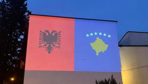 ПОЗДРАВ КРИВОКАПИЋУ УЗ ЗАСТАВЕ ЛАЖНЕ ДРЖАВЕ И АЛБАНИЈЕ: Скандалозна објава градоначелника Тузи ПОЗДРАВ КРИВОКАПИЋУ УЗ ЗАСТАВЕ ЛАЖНЕ ДРЖАВЕ И АЛБАНИЈЕ: Скандалозна објава градоначелника Тузи