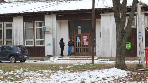 ДЕЦА РАЗБУКТАЛА ЕПИДЕМИЈУ: У Врању ковид има велики број младих, који су заразу пренели и својим укућанима ДЕЦА РАЗБУКТАЛА ЕПИДЕМИЈУ: У Врању ковид има велики број младих, који су заразу пренели и својим укућанима
