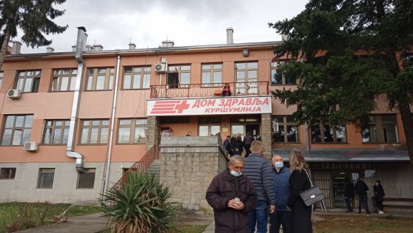 НАСТАВЉА СЕ ИМУНИЗАЦИЈА СРБА СА КиМ: Око 400 људи ће се данас вакцинисати у куршумлијском Дому здравља НАСТАВЉА СЕ ИМУНИЗАЦИЈА СРБА СА КиМ: Око 400 људи ће се данас вакцинисати у куршумлијском Дому здравља