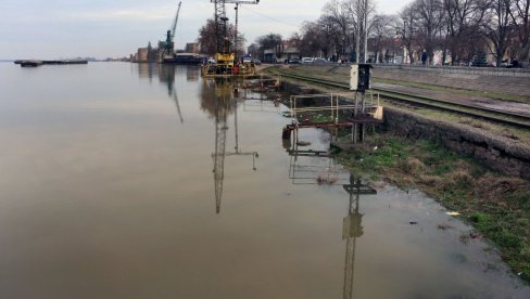 RASTE I VODOSTAJ  DUNAVA KOD SMEDEREVA: Jutros izmereno  540 santimetara, stanje redovno