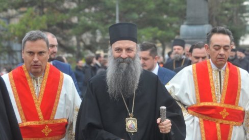SRPSKI NAROD DOBIO PATRIJARHA: Prve slike Porfirija po izlasku iz Hrama (FOTO) SRPSKI NAROD DOBIO PATRIJARHA: Prve slike Porfirija po izlasku iz Hrama (FOTO)