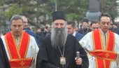 СРПСКИ НАРОД ДОБИО ПАТРИЈАРХА: Прве слике Порфирија по изласку из Храма (ФОТО) СРПСКИ НАРОД ДОБИО ПАТРИЈАРХА: Прве слике Порфирија по изласку из Храма (ФОТО)