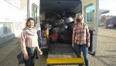 ПЛЕМЕНИТА АКЦИЈА: Паланачки основци прикупљали одећу у хуманитарне сврхе ПЛЕМЕНИТА АКЦИЈА: Паланачки основци прикупљали одећу у хуманитарне сврхе