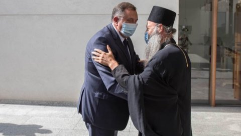 ДОДИК ЧЕСТИТАО ПАТРИЈАРХУ ПОРФИРИЈУ: Сигуран сам да ћете бити мудар духовни вођа нашег народа ДОДИК ЧЕСТИТАО ПАТРИЈАРХУ ПОРФИРИЈУ: Сигуран сам да ћете бити мудар духовни вођа нашег народа