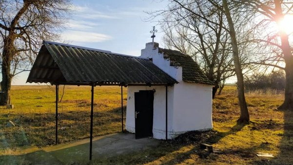 ОБНОВА КАПЕЛЕ СА СВЕТОМ ВОДИЦОМ: Извор пронађен 1904. године ОБНОВА КАПЕЛЕ СА СВЕТОМ ВОДИЦОМ: Извор пронађен 1904. године