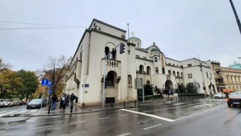 NASILJEM NAD JEZIKOM OTVARAJU VRATA NEMORALU SA ZAPADA: Niko od zvaničnika nije reagovao na zahtev SPC da se suspenduje propis NASILJEM NAD JEZIKOM OTVARAJU VRATA NEMORALU SA ZAPADA: Niko od zvaničnika nije reagovao na zahtev SPC da se suspenduje propis