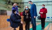 САЛАПУРА ОБИШАО ВАКЦИНАЛНИ ПУНКТ: У Медисону нема гужви и дужих чекања САЛАПУРА ОБИШАО ВАКЦИНАЛНИ ПУНКТ: У Медисону нема гужви и дужих чекања