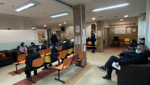 ИМУНИЗАЦИЈА У ЈАГОДИНИ: За месец дана вакцинисано 8.000 људи ИМУНИЗАЦИЈА У ЈАГОДИНИ: За месец дана вакцинисано 8.000 људи