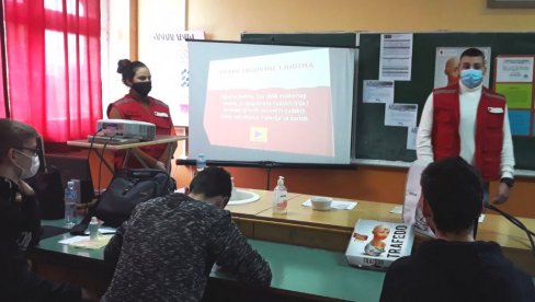 ПРЕВЕНТИВА У БОРБИ ПРОТИВ ТРГОВИНЕ ЉУДИМА: У Параћину још једна у низу инфо-радионица Црвеног крста ПРЕВЕНТИВА У БОРБИ ПРОТИВ ТРГОВИНЕ ЉУДИМА: У Параћину још једна у низу инфо-радионица Црвеног крста