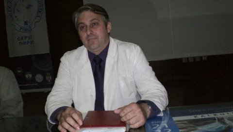 МОЖЕ БИТИ БИЛО КО: Доктор Зоран Јовановић најзаслужнији за беспрекорно функционисање ковид јединица у пиротској Болници МОЖЕ БИТИ БИЛО КО: Доктор Зоран Јовановић најзаслужнији за беспрекорно функционисање ковид јединица у пиротској Болници