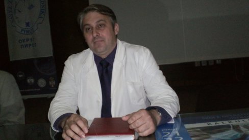 МОЖЕ БИТИ БИЛО КО: Доктор Зоран Јовановић најзаслужнији за беспрекорно функционисање ковид јединица у пиротској Болници МОЖЕ БИТИ БИЛО КО: Доктор Зоран Јовановић најзаслужнији за беспрекорно функционисање ковид јединица у пиротској Болници