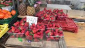 ПРЕСКУПЕ СУ: Ево колико кошта килограм јагода на београдским пијацама ПРЕСКУПЕ СУ: Ево колико кошта килограм јагода на београдским пијацама