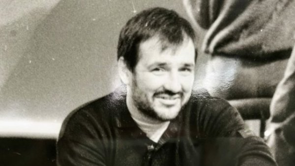 ЂОЛЕ ЈЕ ТУ, ДУБОКО У НАМА... Чомбе се опростио од Ђорђа Балашевића ЂОЛЕ ЈЕ ТУ, ДУБОКО У НАМА... Чомбе се опростио од Ђорђа Балашевића