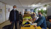ДОНАЦИЈА ЦИВИЛНОЈ ЗАШТИТИ: У општини Кнић уручени пакети обуће и обуће ДОНАЦИЈА ЦИВИЛНОЈ ЗАШТИТИ: У општини Кнић уручени пакети обуће и обуће
