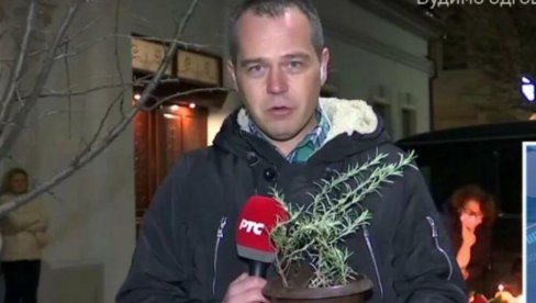 MOLIM VAS, DAJTE MI PELCER ZA NAŠEG ĐOLETA: Reporter tokom uključenja zaplakao ispred Balaševićeve kuće MOLIM VAS, DAJTE MI PELCER ZA NAŠEG ĐOLETA: Reporter tokom uključenja zaplakao ispred Balaševićeve kuće