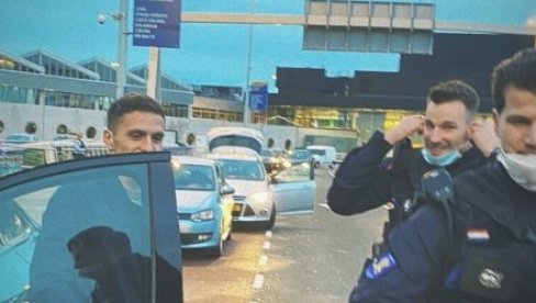 ПОЛИЦИЈА У АМСТЕРДАМУ ЗАУСТАВИЛА ТАДИЋА: Нећете веровати због чега (ФОТО) ПОЛИЦИЈА У АМСТЕРДАМУ ЗАУСТАВИЛА ТАДИЋА: Нећете веровати због чега (ФОТО)