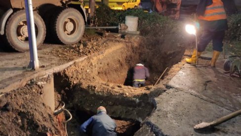 KVAR POPRAVLJAN I TOKOM NOĆI: Deo Kruševca još uvek bez grejanja KVAR POPRAVLJAN I TOKOM NOĆI: Deo Kruševca još uvek bez grejanja