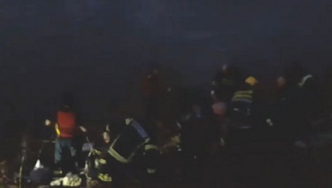 ТРЕНУТАК КАДА ЈЕ ЗОРАН ИЗВУЧЕН ИЗ НИШАВЕ: Погледајте драматичну акцију спашавања код Ниша (ВИДЕО) ТРЕНУТАК КАДА ЈЕ ЗОРАН ИЗВУЧЕН ИЗ НИШАВЕ: Погледајте драматичну акцију спашавања код Ниша (ВИДЕО)